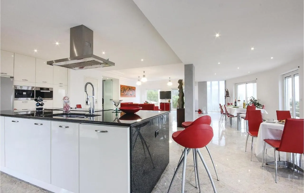 Hébergement de vacances Cozy Home In Aragona -Ag- With House Sea View